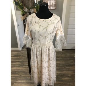 floral embroidered midi dress NWOT